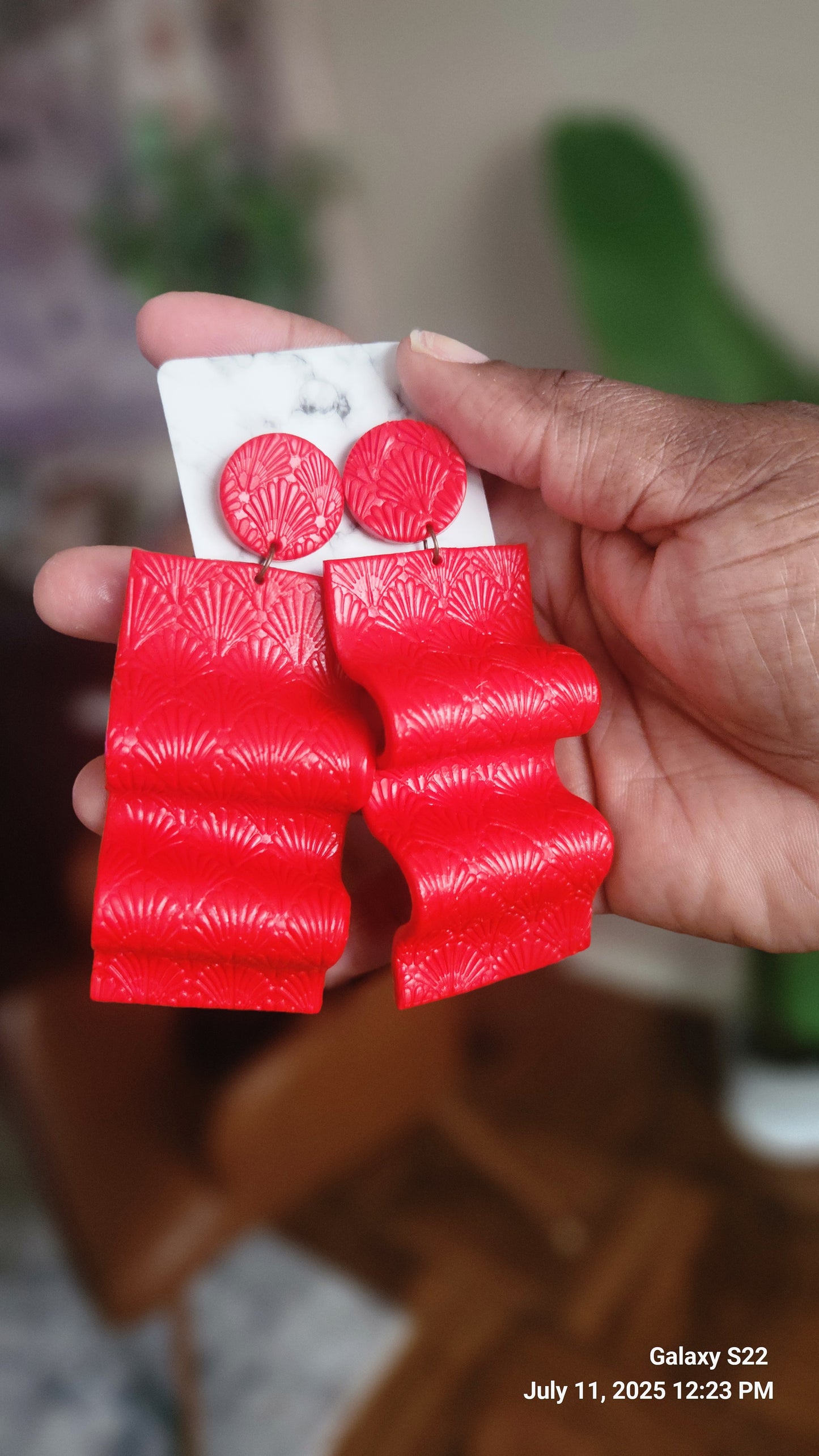 TEXTURRRRRRED Wavy Clay Dangle Earrings